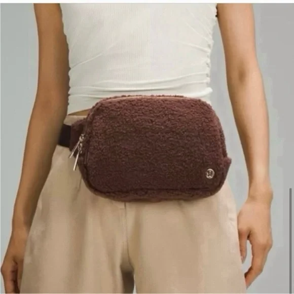 NWT- Lululemon Everywhere Belt Bag Large 2L Brown Fleece - Picture 3 of 13